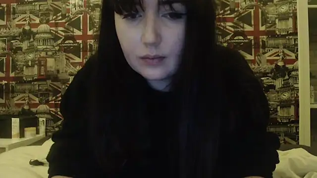 Lynylou's cam snapshot