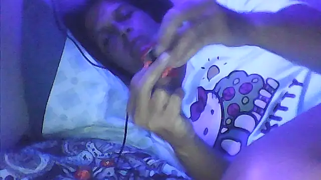 sarahkat86's cam snapshot