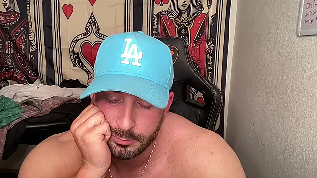 brettmycles28 live sex cam