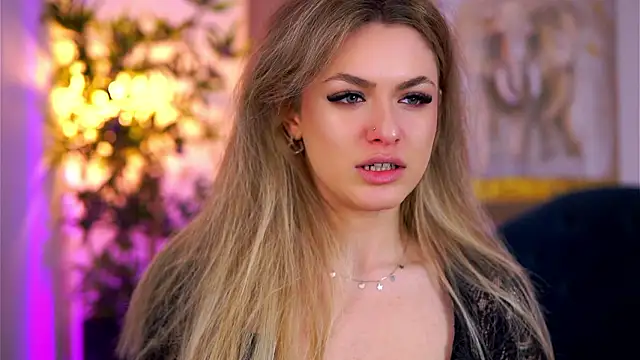 NayaQuinn's cam snapshot