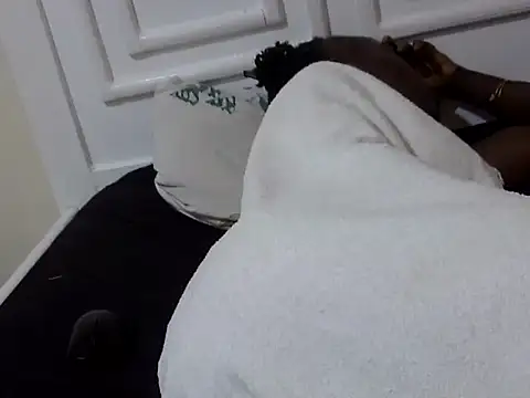 chedza1523's cam snapshot