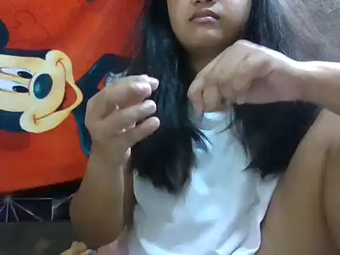 Pinaymorenabebe12's cam snapshot