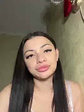 Layana_Ro's cam snapshot