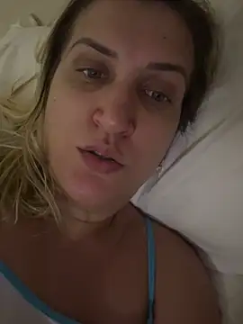 Bia_sexynovaes's cam snapshot