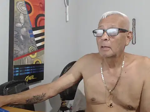 dirtysluttyfist live sex cam