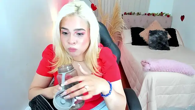 BarbieHannaB's cam snapshot