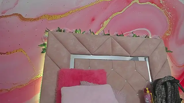 Taylor__cooper's cam snapshot