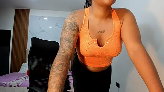 ZahraRose's cam snapshot