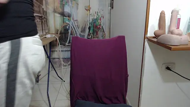 curly_greeneyed's cam snapshot