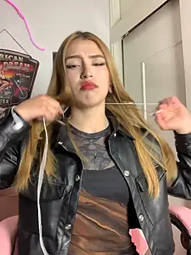 PrettyAshley_'s cam snapshot