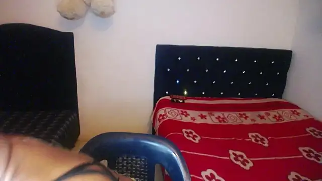 pamela_guzmaan's cam snapshot