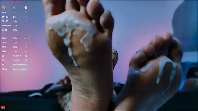 ScarlettRedsins's cam snapshot