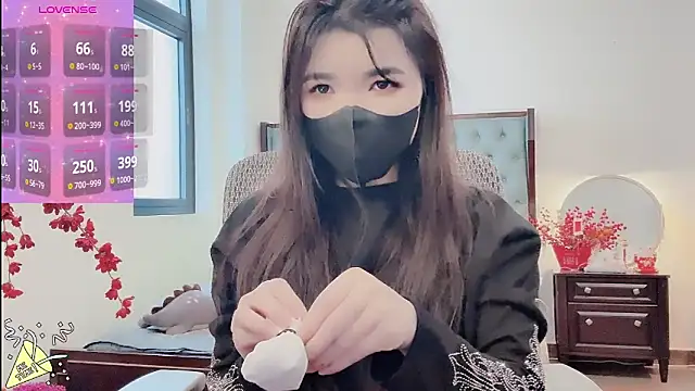 Caryln-Bun live sex cam