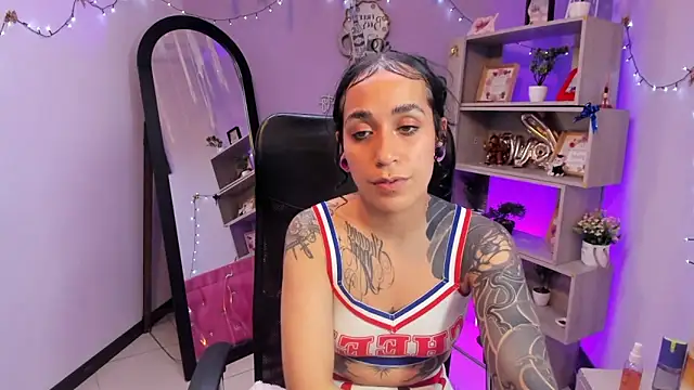 StaceyLeee live sex cam