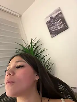 Alyshanon18 live sex cam