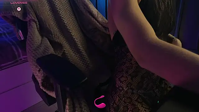 Katy_Kar's cam snapshot