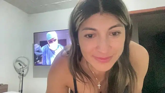 LunaBeya live sex cam