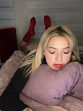 yaprakmericc live sex cam