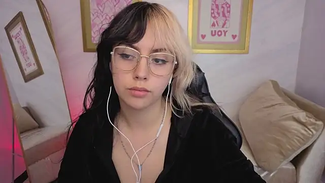 Hela_v live sex cam