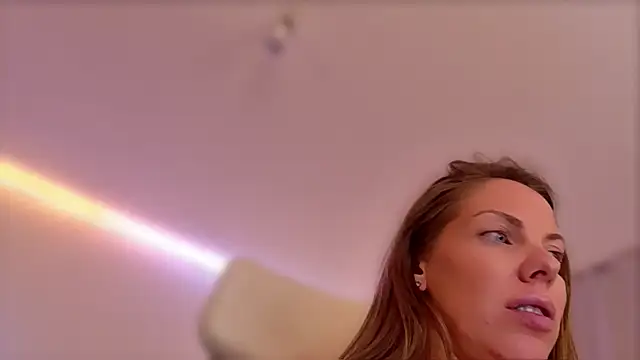 Nova-Lee live sex cam