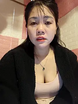 Ngocmai_lazdy live sex cam