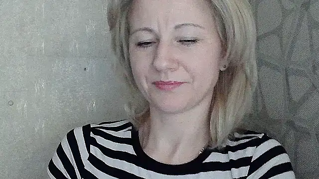 Kitti-Ellison's cam snapshot