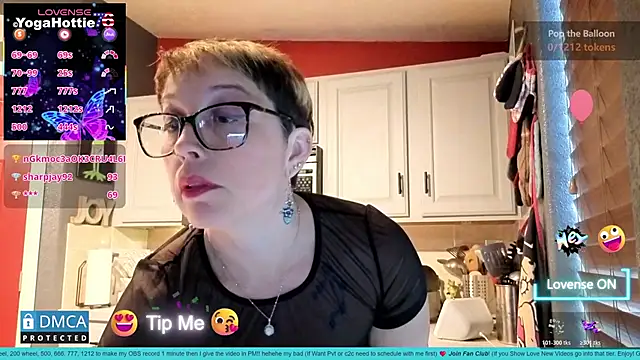 YogaHottie76's cam snapshot