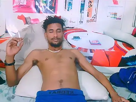 EroticPoison69's cam snapshot