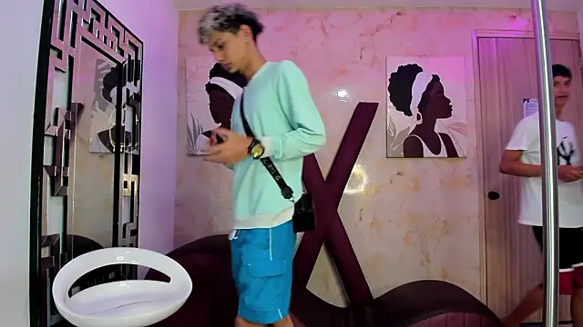 EMPIRE_BOYS1's cam snapshot