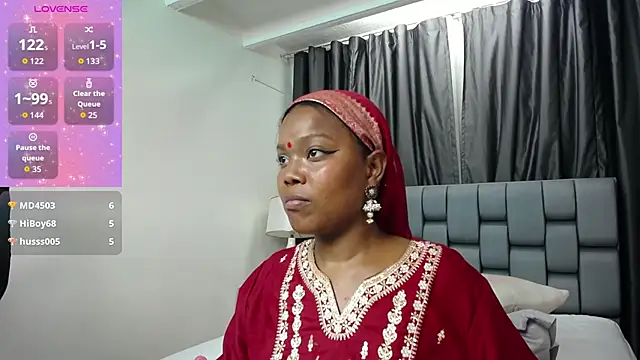 kavya_suri_'s cam snapshot