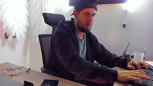 ryan_evannss's cam snapshot