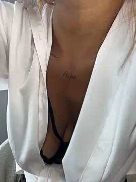 SinLunaXXX's cam snapshot