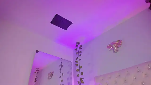 Isabella_Flowers's cam snapshot