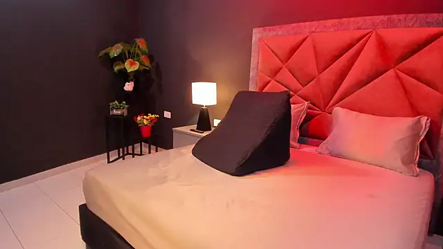 mia_milff's cam snapshot