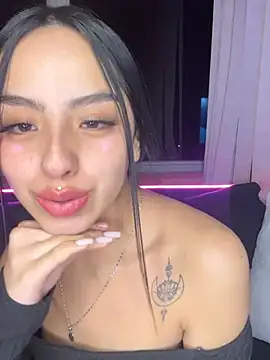 Daphne_chers's cam snapshot