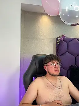 Noah_Wiliams live sex cam