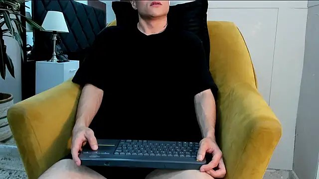 roan_birkin's cam snapshot