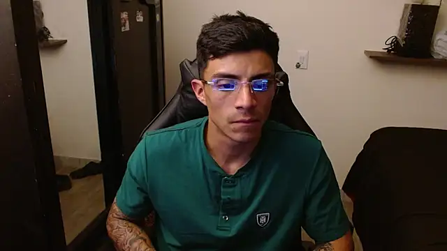 kv___xxx_'s cam snapshot