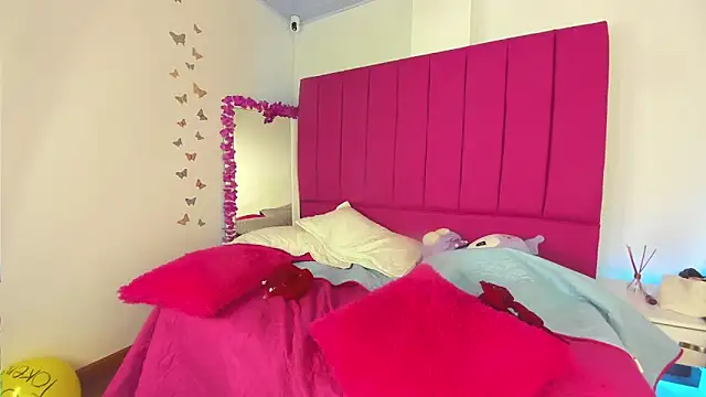 Mia_Miller001's cam snapshot