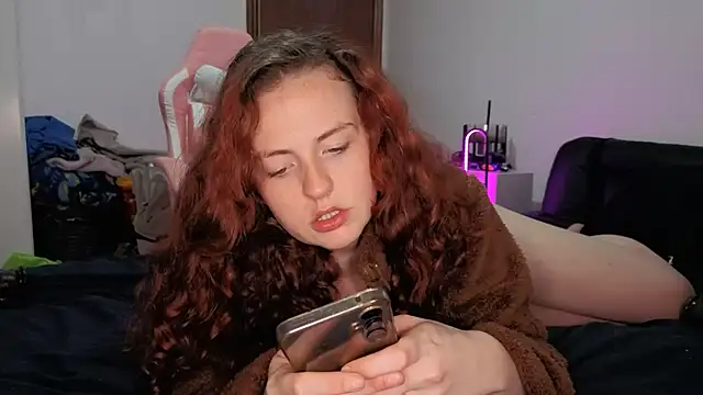 ENGLISHEMILY_69's cam snapshot