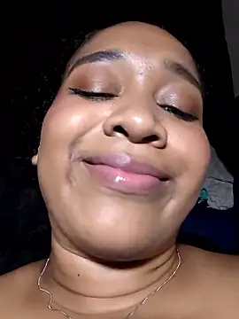 Yera_brown69's cam snapshot