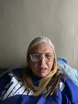 MaximeQueen's cam snapshot