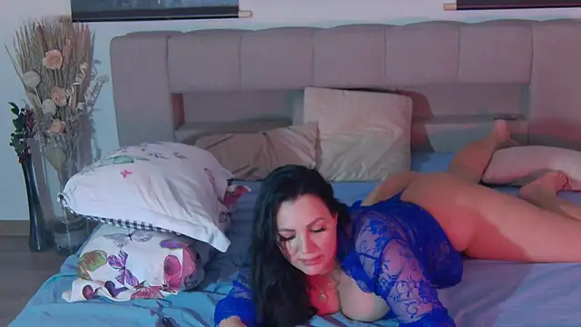 ReiyaRey's cam snapshot