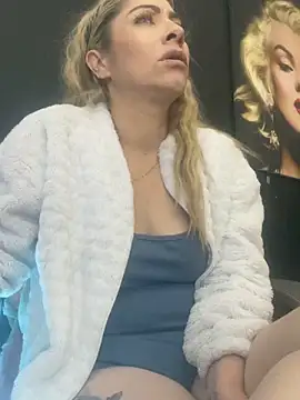 viktoria_davis_'s cam snapshot