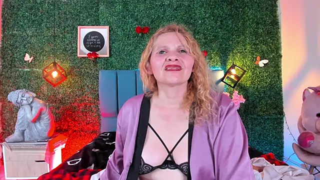 Evangelyne_rose's cam snapshot