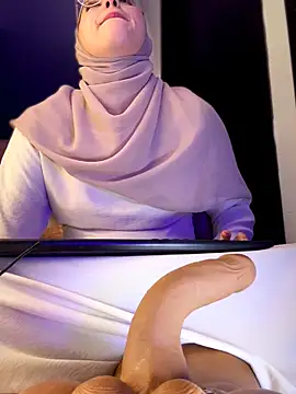 Badra_Abaid's cam snapshot