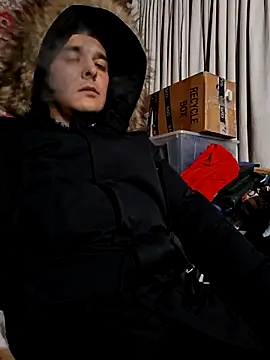 Vyrgin_boy live sex cam