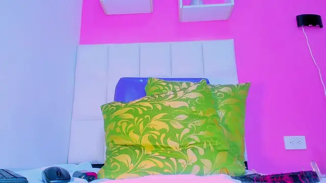 Baby_doll_XOXO live sex cam