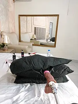 Lawrenhils live sex cam