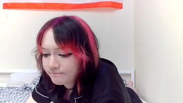 Shine_Luna's cam snapshot